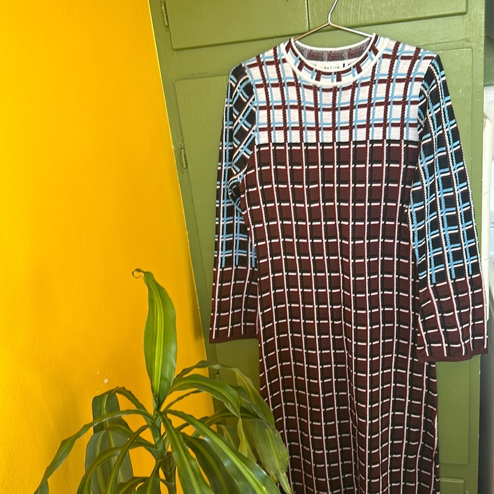 MIDI Stylewe dress.   Nexiia. Elegant Burgundy Checkered Dress